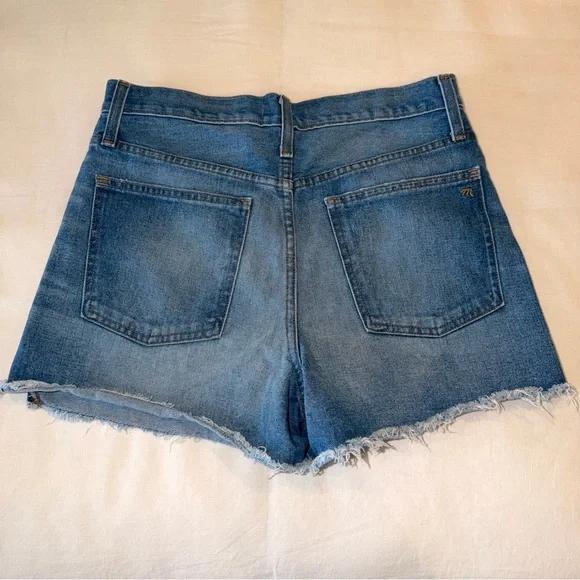 NWOT - Madewell Classic Blue Jean Shorts - Picture 3 of 7